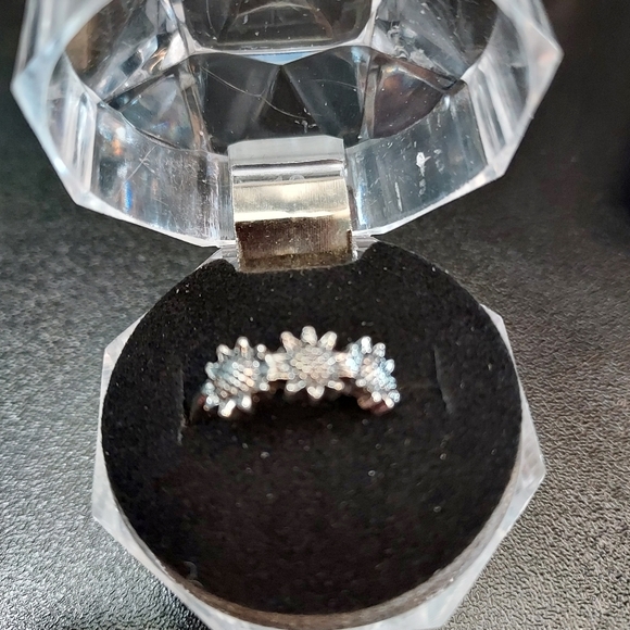 Handcrafted sterling silver sunflower ring size 5 - Picture 1 of 4